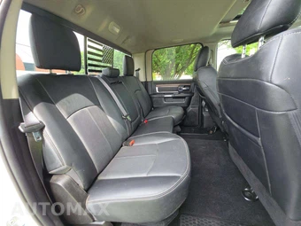 2018 Ram 2500 Laramie Crew Cab Medium Bed - miniatura 16