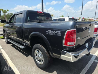 2018 Ram 2500 Laramie Crew Cab Medium Bed - miniatura 2