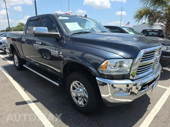 2018 Ram 2500 Laramie Crew Cab Medium Bed - miniatura 4
