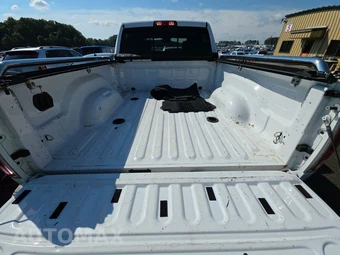 2018 Ram 2500 Laramie Crew Cab Medium Bed - miniatura 16