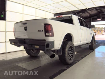 2018 Ram 2500 Laramie Extended Crew Cab Medium Bed - miniatura 4