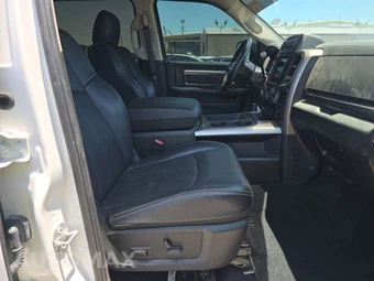2018 Ram 2500 Laramie Extended Crew Cab Medium Bed - miniatura 8