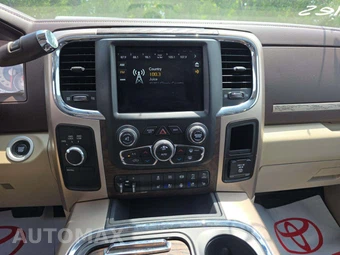 2018 Ram 2500 Laramie Longhorn Crew Cab Medium Bed - miniatura 10