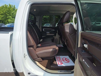 2018 Ram 2500 Laramie Longhorn Crew Cab Medium Bed - miniatura 16