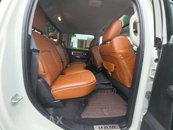 2018 Ram 2500 Laramie Longhorn Crew Cab Medium Bed - miniatura 16