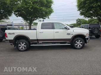2018 Ram 2500 Laramie Longhorn Crew Cab Medium Bed - miniatura 4