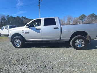 2018 Ram 2500 Tradesman Crew Cab Medium Bed - miniatura 3