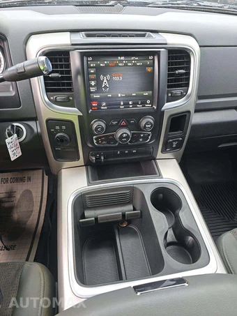 2018 Ram 3500 Big Horn Crew Cab Medium Bed - miniatura 10