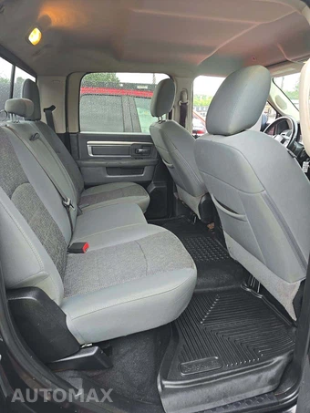 2018 Ram 3500 Big Horn Crew Cab Medium Bed - miniatura 16