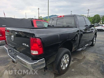 2018 Ram 3500 Big Horn Crew Cab Medium Bed - miniatura 3