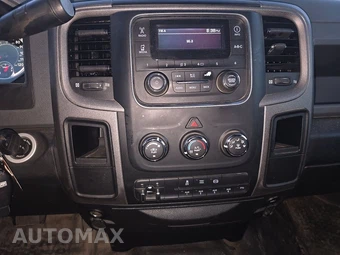 2018 Ram 3500 Cab Chassis Tradesman Crew Cab DRW - miniatura 11
