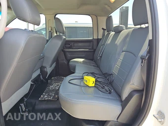 2018 Ram 3500 Cab Chassis Tradesman Crew Cab DRW - miniatura 13