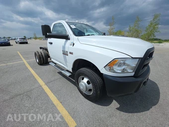 2018 Ram 3500 Cab Chassis Tradesman Regular Cab DRW – miniatura 3