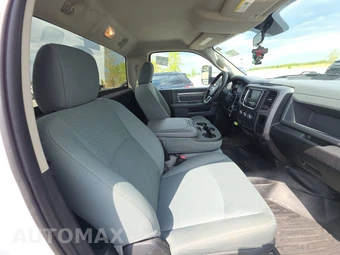 2018 Ram 3500 Cab Chassis Tradesman Regular Cab DRW – miniatura 8