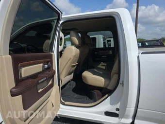 2018 Ram 3500 Laramie Crew Cab Long Bed DRW - miniatura 13
