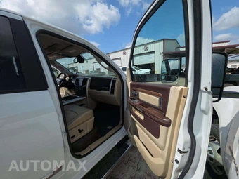 2018 Ram 3500 Laramie Crew Cab Long Bed DRW - miniatura 18