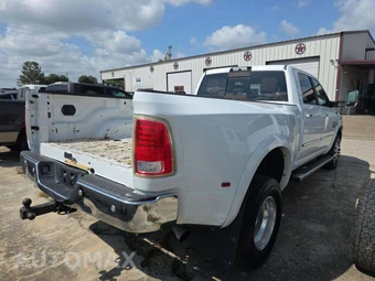 2018 Ram 3500 Laramie Crew Cab Long Bed DRW - miniatura 3