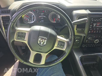2018 Ram 3500 Laramie Crew Cab Long Bed DRW - miniatura 10