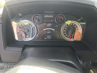 2018 Ram 3500 Laramie Crew Cab Long Bed DRW - miniatura 12