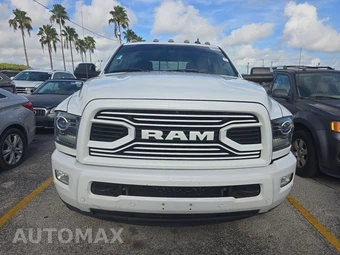 2018 Ram 3500 Laramie Crew Cab Long Bed DRW - miniatura 2