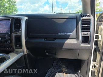 2018 Ram 3500 Laramie Extended Crew Cab Medium Bed DRW – miniatura 16