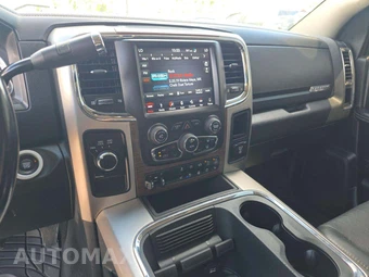 2018 Ram 3500 Laramie Extended Crew Cab Medium Bed DRW – miniatura 7