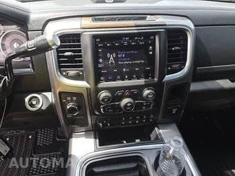 2018 Ram 3500 Limited Extended Crew Cab Medium Bed DRW – miniatura 11