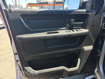 2018 Ram 3500 Tradesman Crew Cab Long Bed DRW - miniatura 9