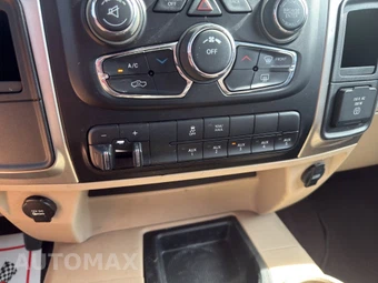 2018 Ram 5500 Cab Chassis SLT Regular Cab DRW - miniatura 19