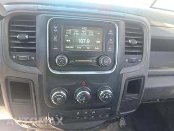 2018 Ram 5500 Cab Chassis Tradesman Crew Cab DRW – miniatura 10