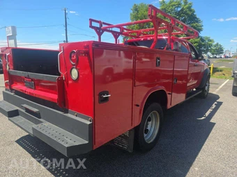 2018 Ram 5500 Cab Chassis Tradesman Crew Cab DRW – miniatura 3