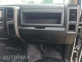 2018 Ram 5500 Cab Chassis Tradesman Crew Cab DRW – miniatura 15