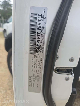 2018 Ram 5500 Cab Chassis Tradesman Crew Cab DRW – miniatura 2