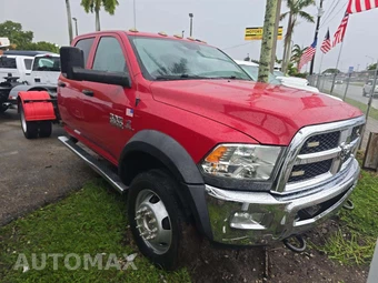 2018 Ram 5500 Cab Chassis Tradesman Crew Cab DRW - miniatura 4