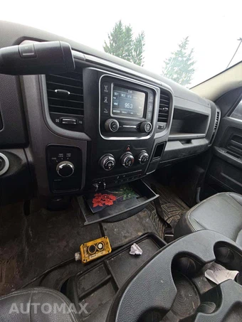 2018 Ram 5500 Cab Chassis Tradesman Crew Cab DRW – miniatura 5