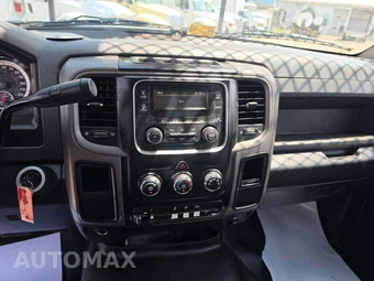 2018 Ram 5500 Cab Chassis Tradesman Regular Cab DRW – miniatura 10