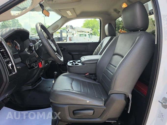 2018 Ram 5500 Cab Chassis Tradesman Regular Cab DRW – miniatura 6