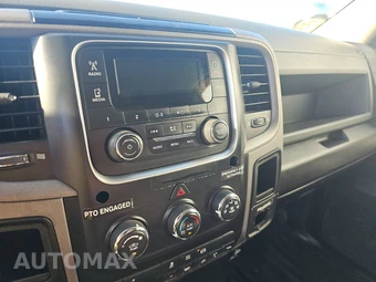 2018 Ram 5500 Cab Chassis Tradesman Regular Cab DRW – miniatura 11
