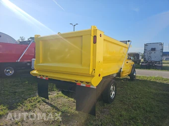 2018 Ram 5500 Cab Chassis Tradesman Regular Cab DRW – miniatura 4