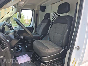 2018 Ram ProMaster 1500 Cargo Van Low Roof 136.0" WB - miniatura 6