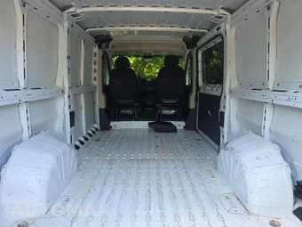 2018 Ram ProMaster 1500 Cargo Van Low Roof 136.0" WB - miniatura 19
