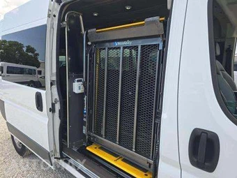 2018 Ram ProMaster 2500 Window Van High Roof 159.0" WB - miniatura 16