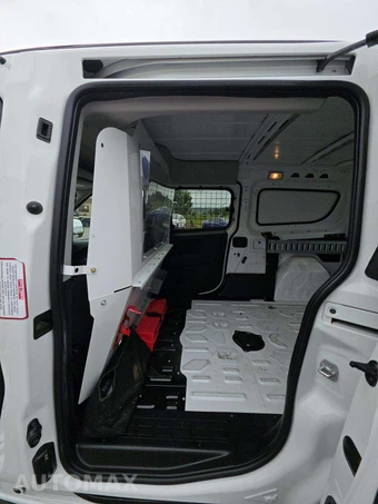 2018 Ram ProMaster City Cargo Van Tradesman SLT 122.4" WB - miniatura 10