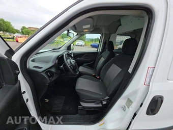 2018 Ram ProMaster City Cargo Van Tradesman SLT 122.4" WB - miniatura 3