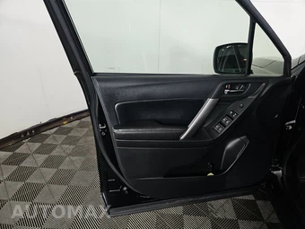 2018 Subaru Forester 2.0XT Premium - miniatura 9
