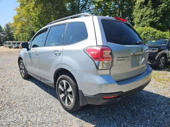 2018 Subaru Forester 2.5i - miniatura 2