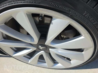 2018 Tesla Model 3 Long Range – miniatura 23