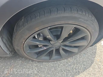2018 Tesla Model 3 Long Range - miniatura 9