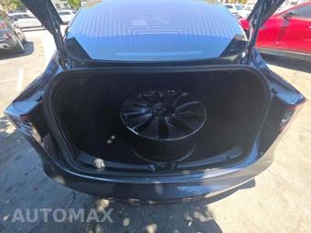 2018 Tesla Model 3 Long Range – miniatura 11