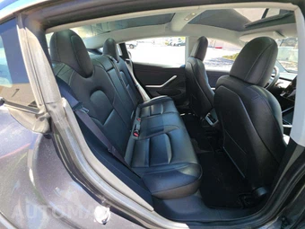 2018 Tesla Model 3 Long Range – miniatura 13